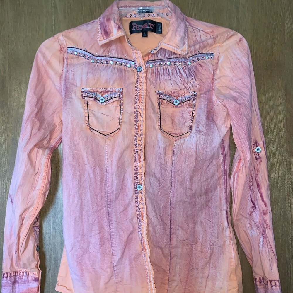 NWOT roar shirt